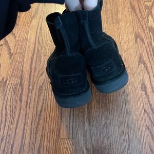 Unlined mini Ugg’s size 7